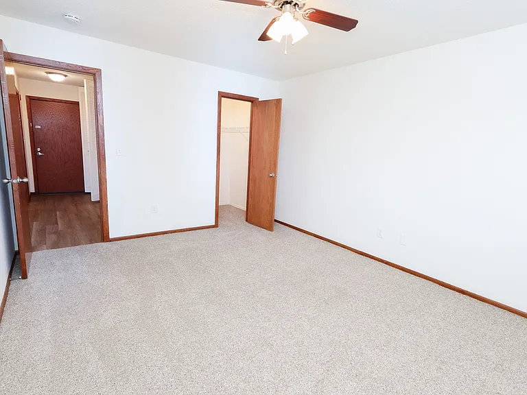 Welcome to Sumter Green Apartments, where comfort meets style! Enjoy spacious layouts and modern amenities tailored for your lifestyle. Don't miss out on this exceptional living opportunityschedule a tour today!