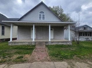 325 S Elm St, Centralia, IL 62801