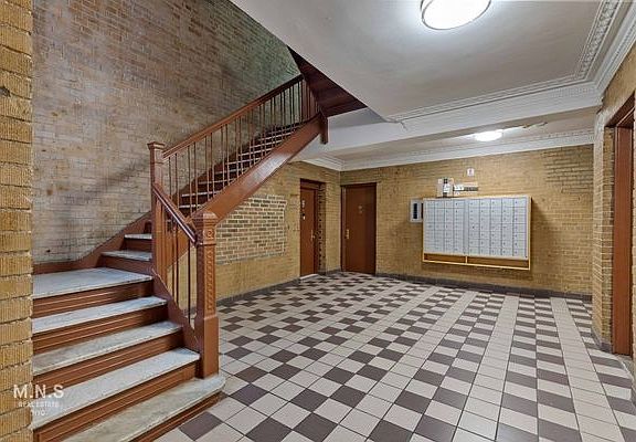 5th image of 521 Isham St APT 4c