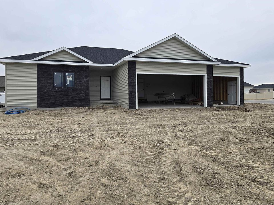 1st image of 718 16th Ave