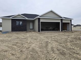 718 16th Ave, Kearney, NE 68845