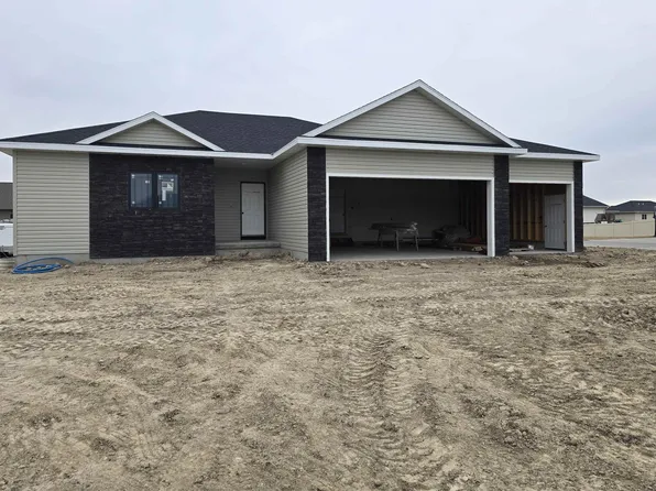 718 16th Ave, Kearney, NE 68845