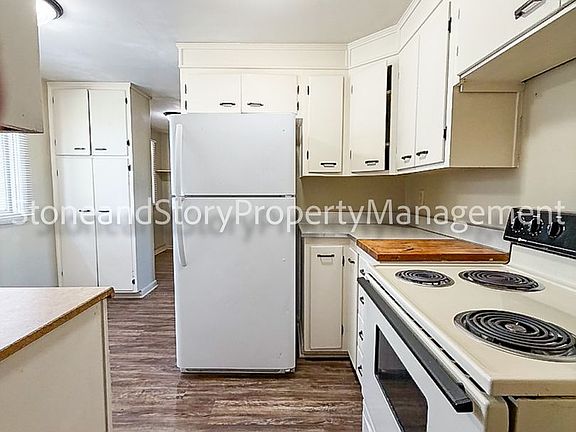 5th image of 1700 SW Amhurst Rd