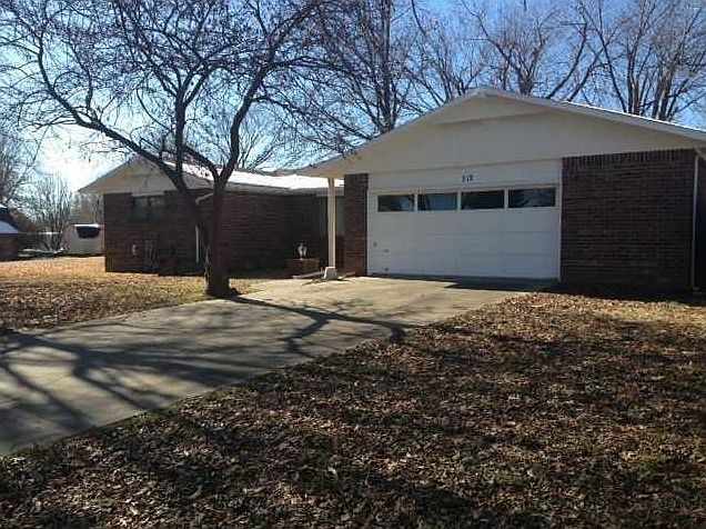 1st image of 712 N Richwood Cir