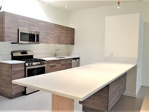 5th image of 4909 Rainier Ave S