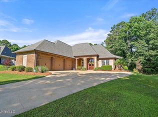 112 Meadow Park Dr, Canton, MS 39046