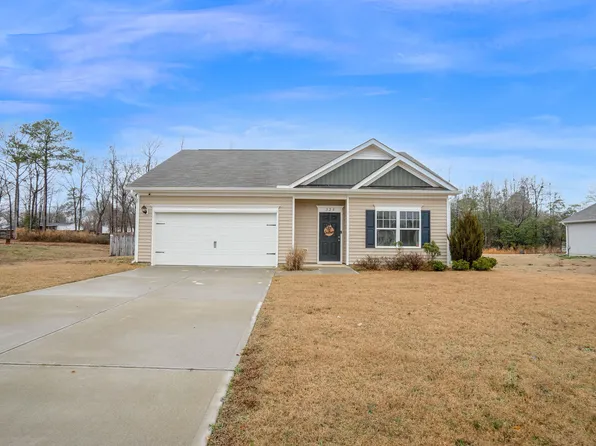 328 Settlers Pointe Dr, Pikeville, NC 27863