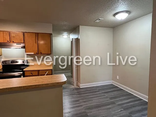 111 Barnsbury Ct — Photo 10