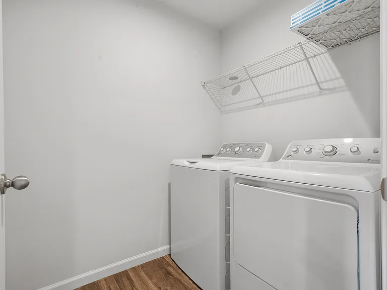 345 Campus Ln — Photo 9