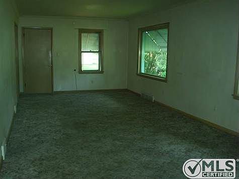 4th image of 301 S 12th St
