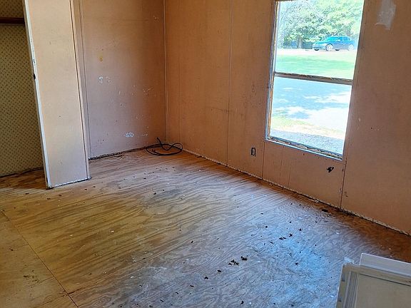 5th image of 125 Robin Hood Cir