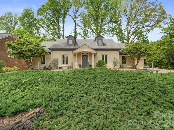 4400 Woods End Ln, Charlotte, NC 28277