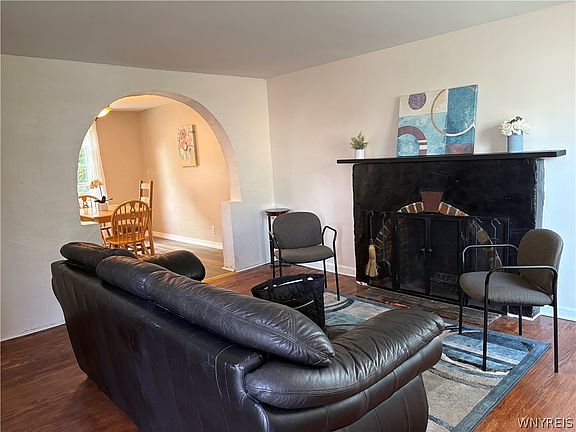 3rd image of 219 Niagara Falls Blvd