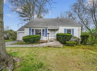 5 E Maple St, Valhalla, NY 10595