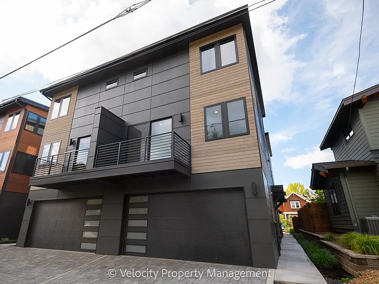 26 NW McCann Ave #3 — Photo 2
