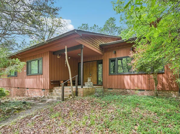 102 Keith Rd, Carrboro, NC 27510