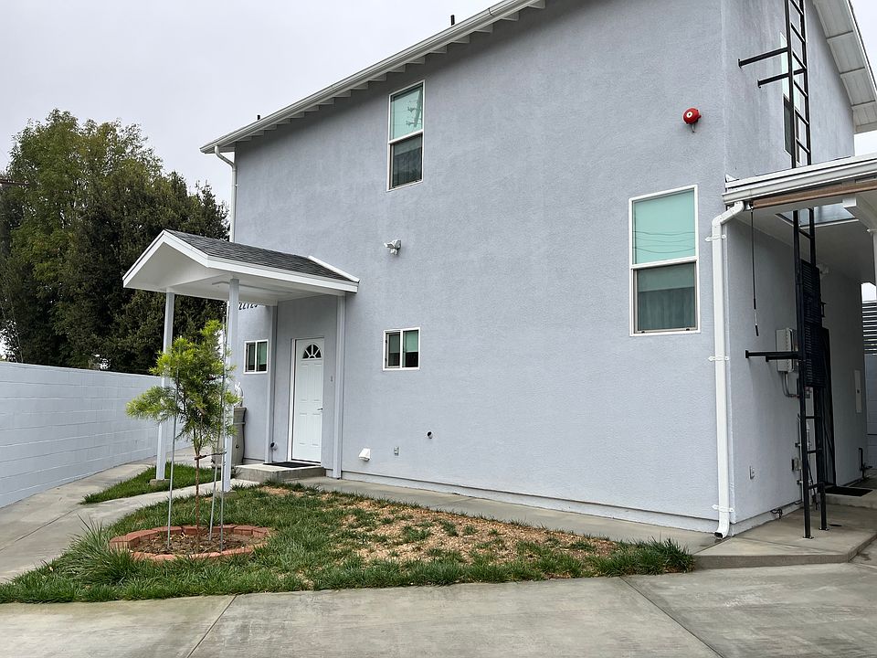 1st image of 22729 Runnymede St