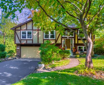 262 Indian Trl, Lake In The Hills, IL, 60156