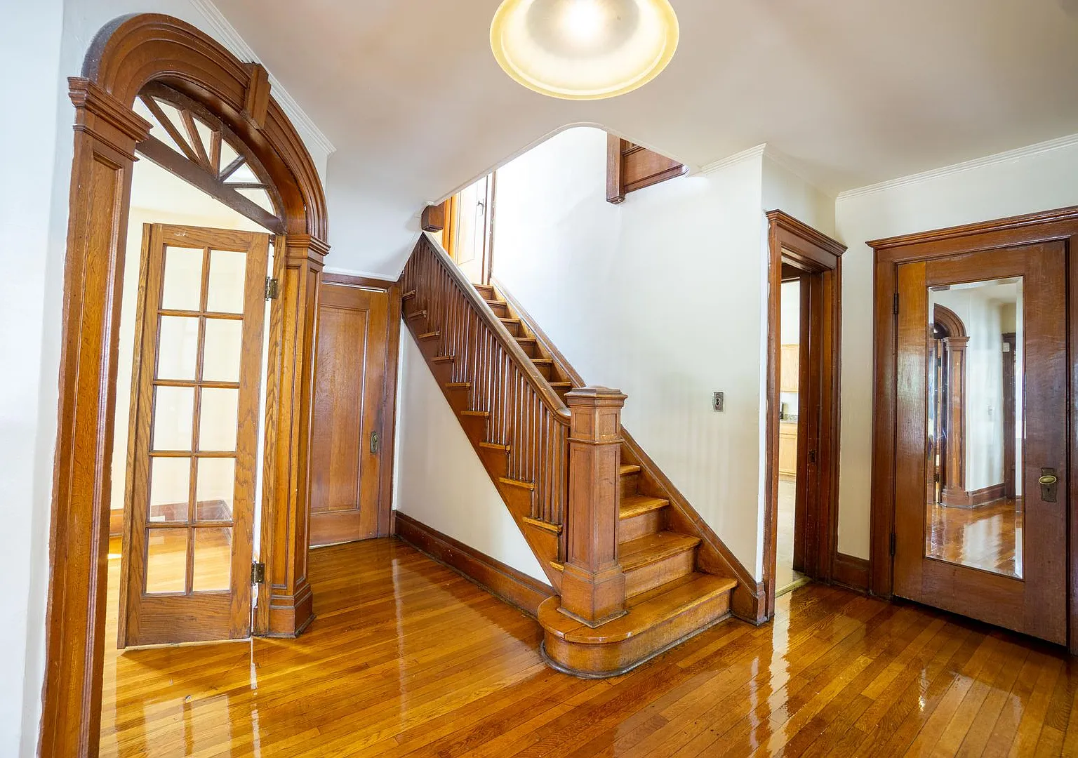 817 Euclid Ave - Available 8/1/27 - Spacious Single Family Home — Photo 4