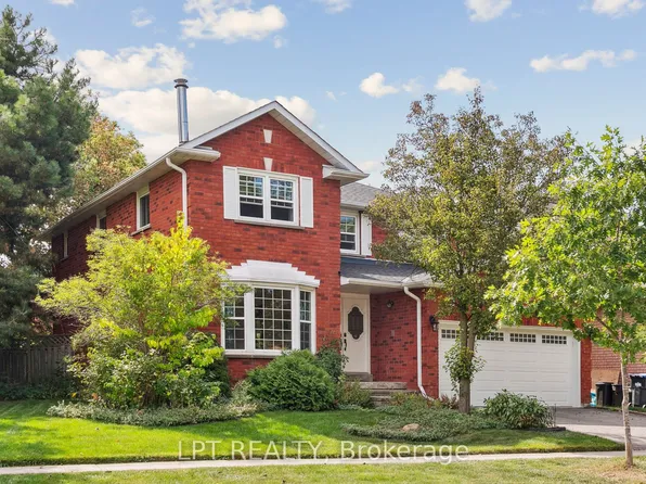 1823 The Chase, Mississauga, ON L5M 2Y8