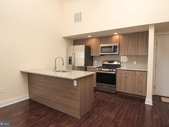3rd image of 1218-20 S 8th St #7