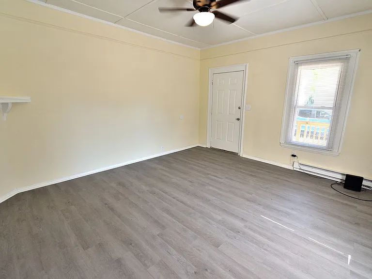 827 Gay St — Photo 3