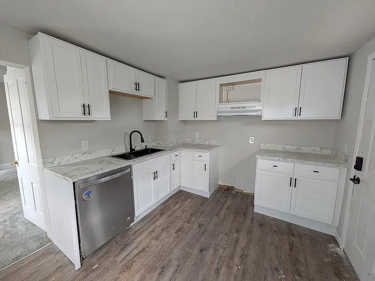 425 N Hanover St #2 — Photo 3