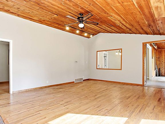 5th image of 26654 W Woodland Ave