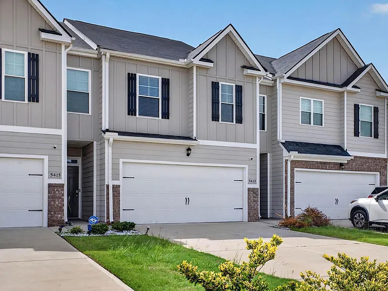 5413 Thrasher Ln — Photo 2