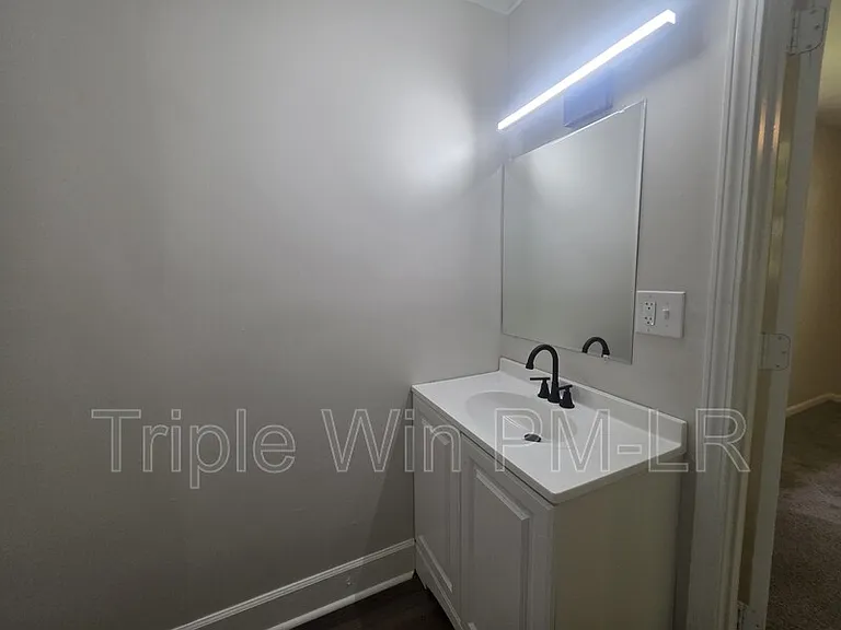 8700 Winston Dr — Photo 25