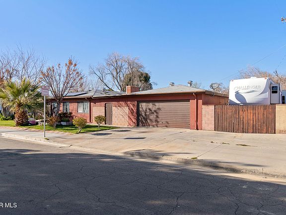 5th image of 43604 Fern Ave