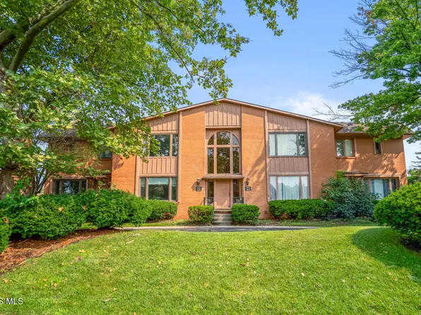 6626 Kingsbridge Dr, Sylvania, OH 43560