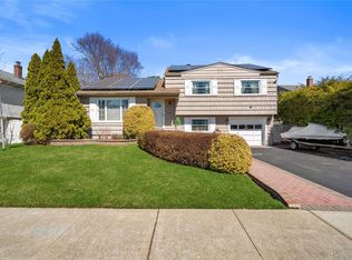 34 Glenbrook Road, Hicksville, NY 11801