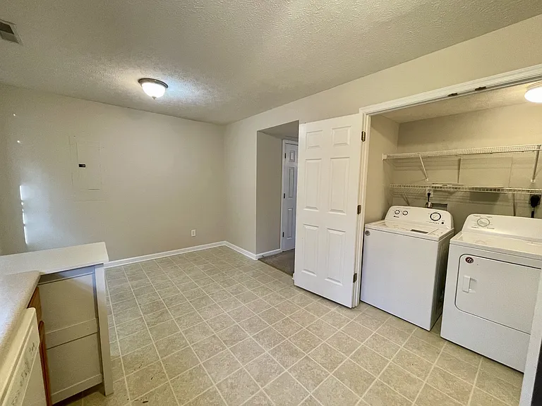 125 Primrose Ln #B — Photo 7