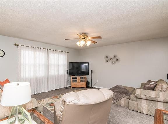 5th image of 848 Newport Bay Dr