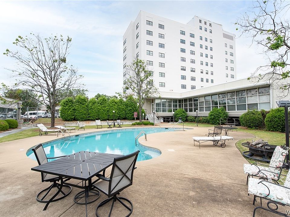 1st image of 2209 9th St APT 204