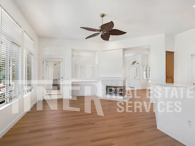 7401 Acorn Glen Loop — Photo 3