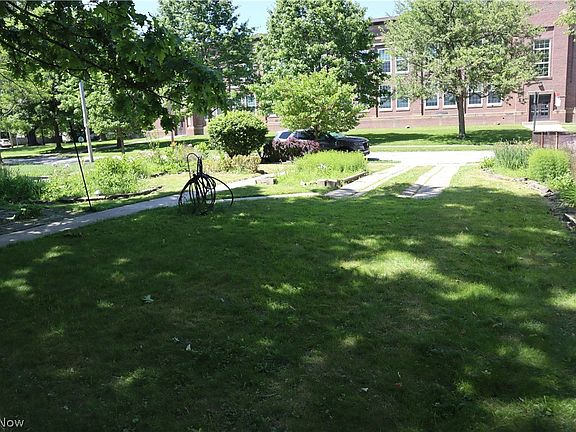 2nd image of 3878 Parkdale Rd