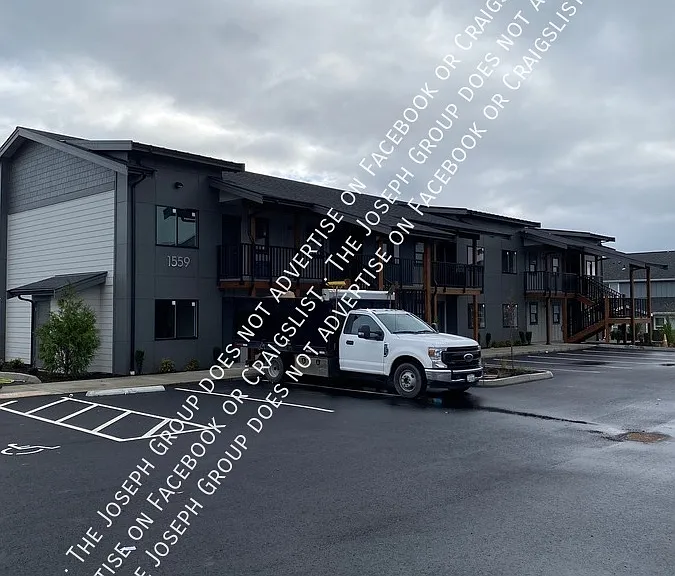 Town's Edge Apartments - 1555 E Badger Rd — Photo 1