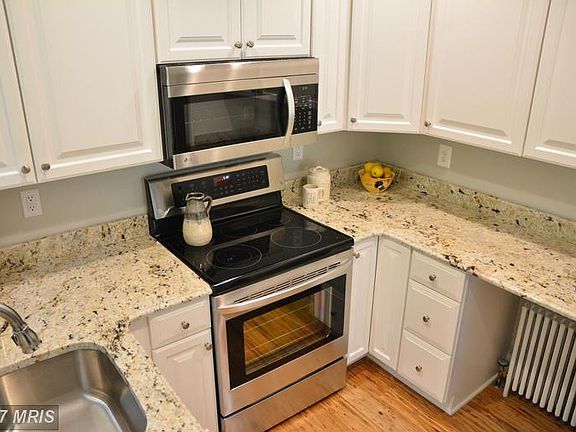 3rd image of 426 Shady Nook Ave