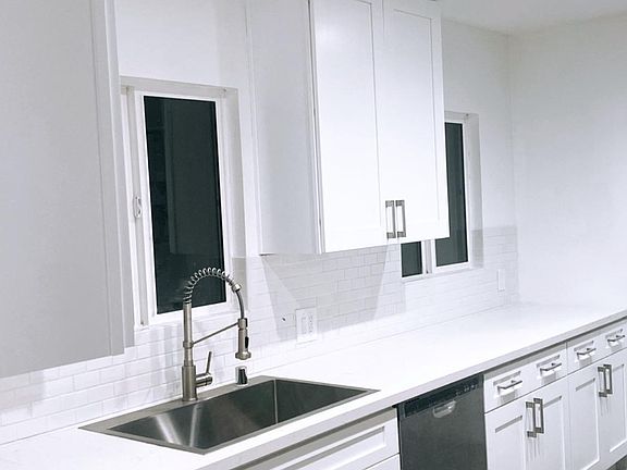 2nd image of 616A E Magnolia Blvd #616A