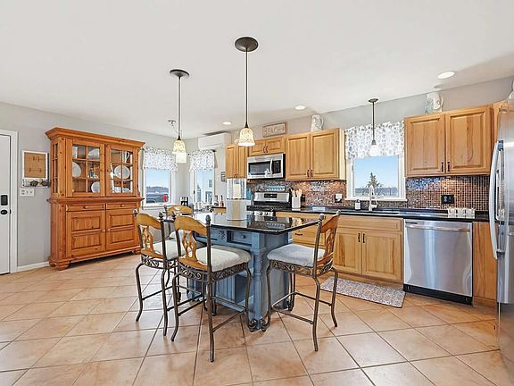 5th image of 73 Church St #1