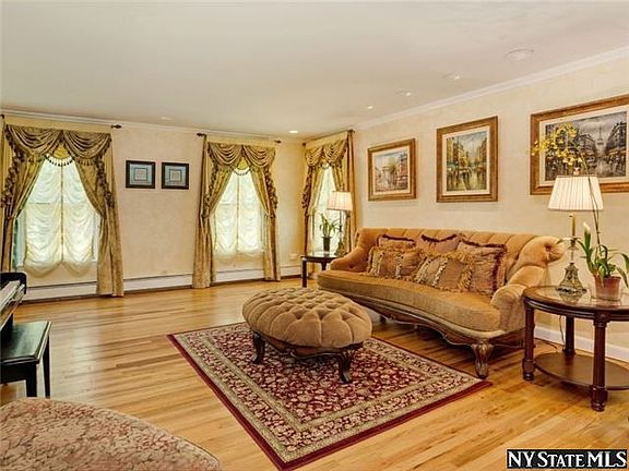 4th image of 22 Shepherd Ln