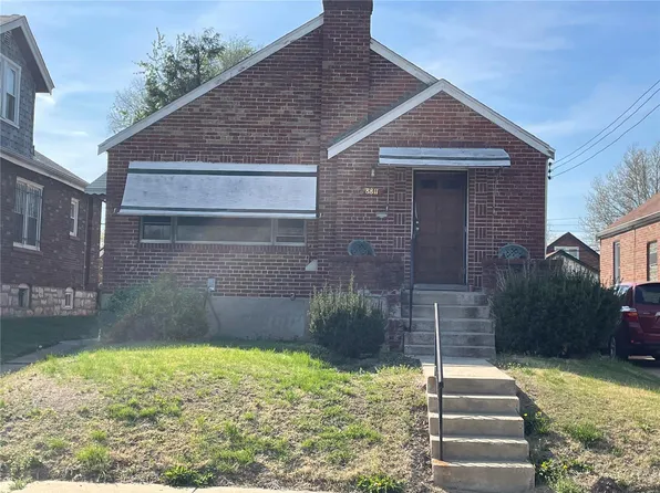 8811 Northcrest Ln, Saint Louis, MO 63147