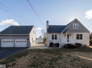 909 Sycamore Dr, Lansdale, PA 19446