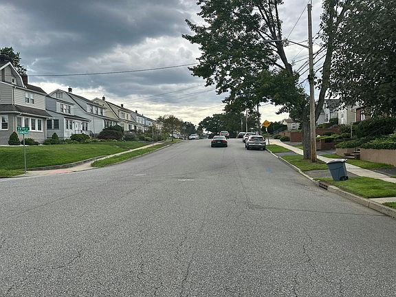 5th image of 172 Luddington Ave