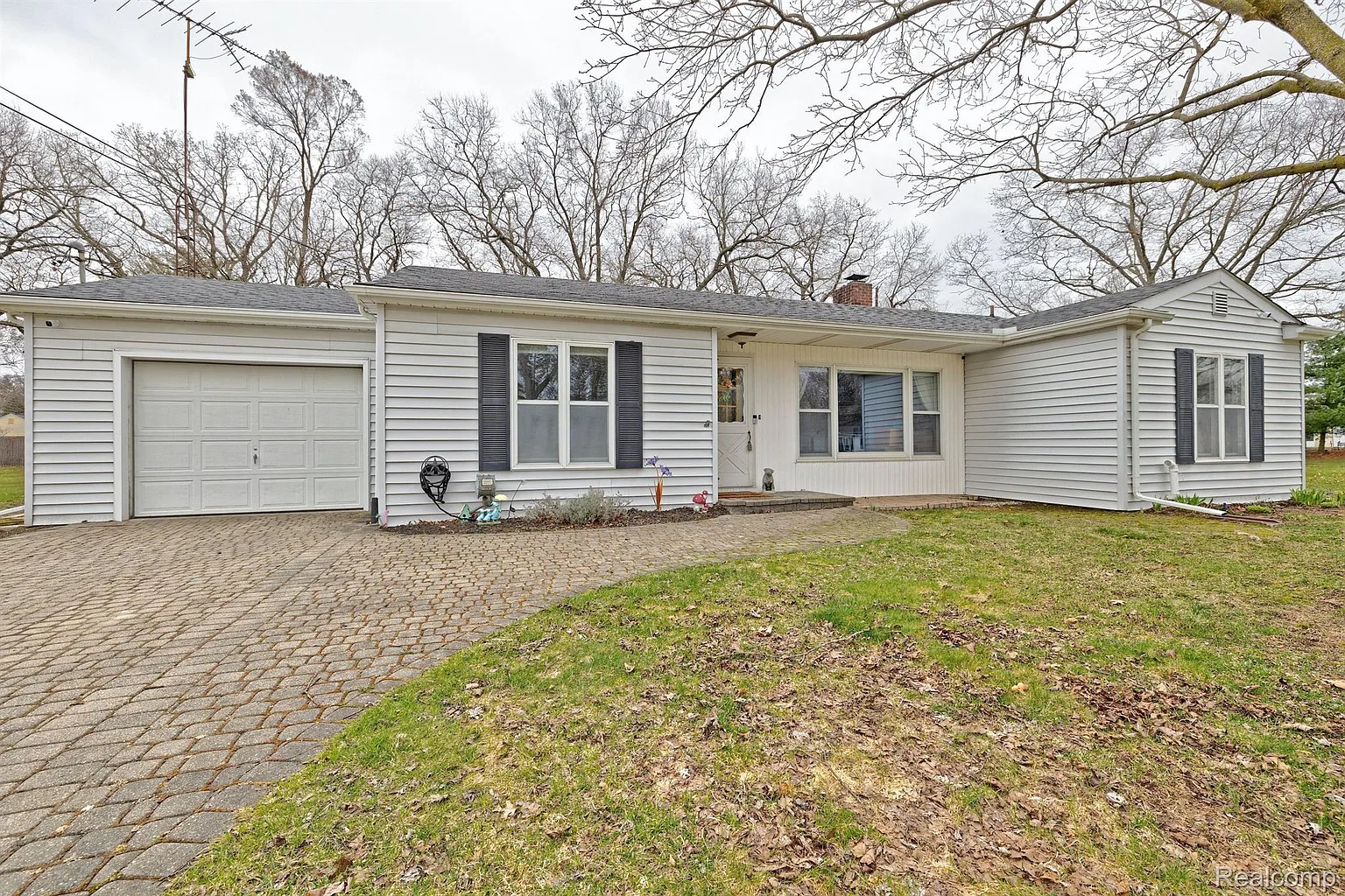 1112 Orchard Dr photo 1