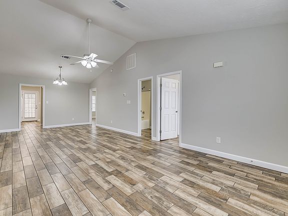 4th image of 219 Lynbrook Way