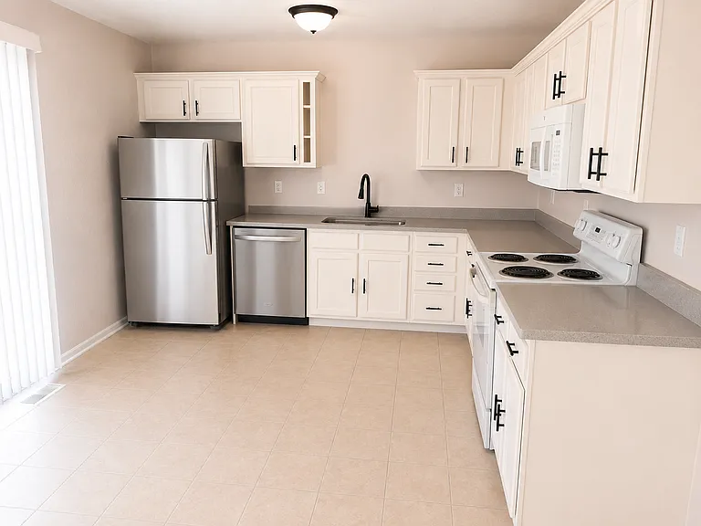 Windsor Townhomes Community — Photo 41
