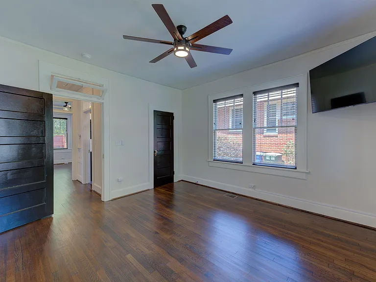 2405 Sumter St — Photo 27